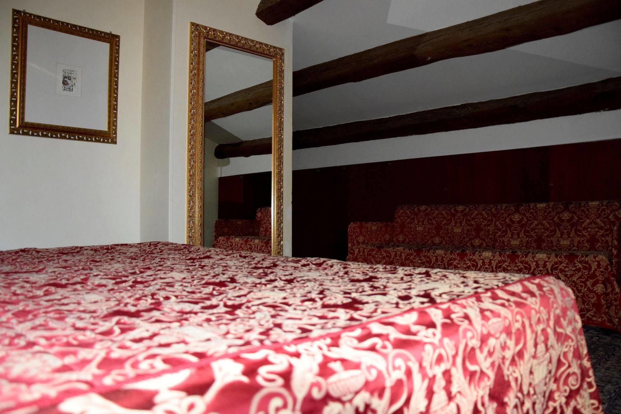 La Torre Hotel Moie 外观 照片